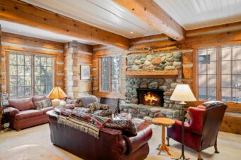 3561 Falcon Crescent